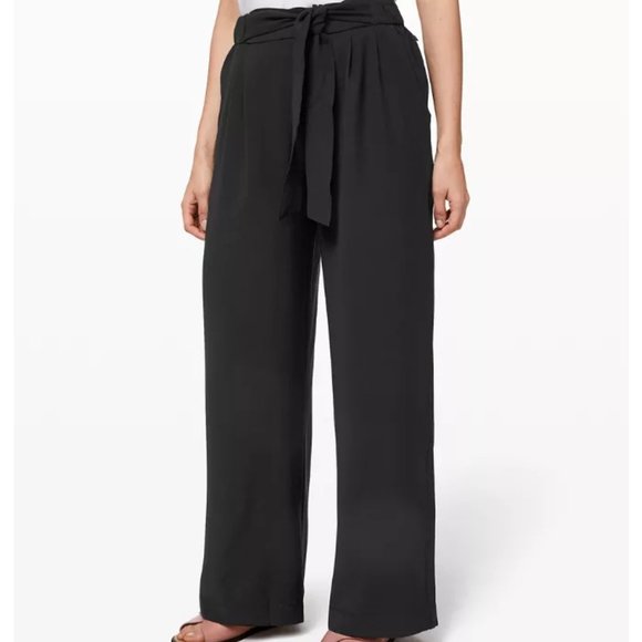 Lululemon Women's Noir Pant
